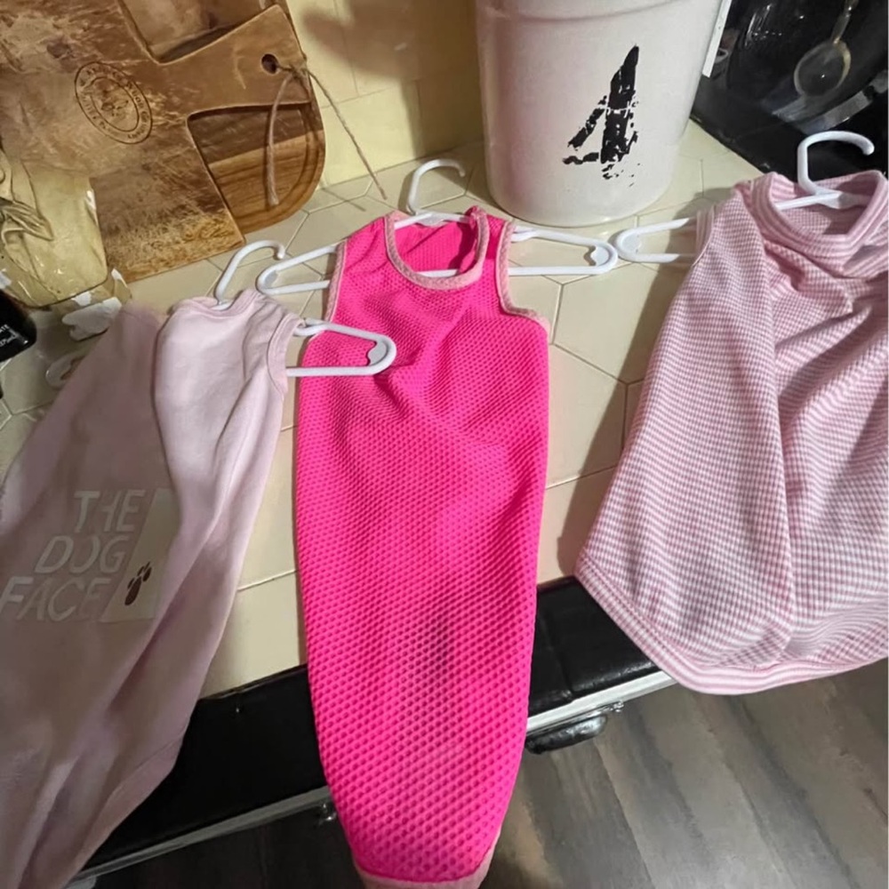 Pink doggy clothes - Picture 4 of 6